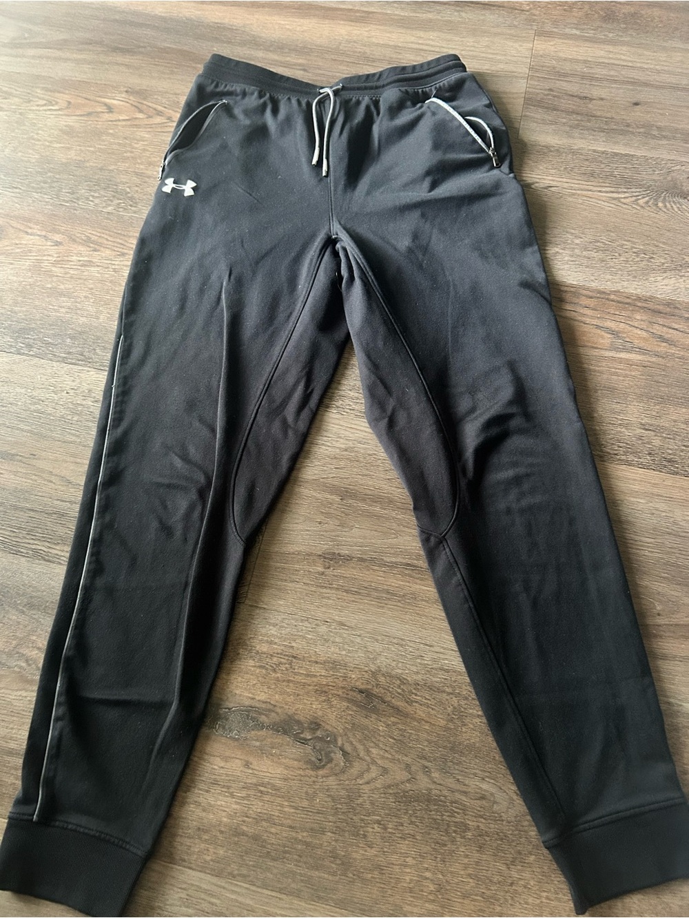 Kids Under Armour Black Athletic Jogger Sweatpants with White Trim